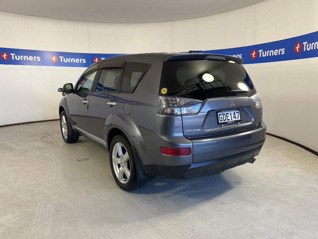 Photo '5' of Mitsubishi Outlander