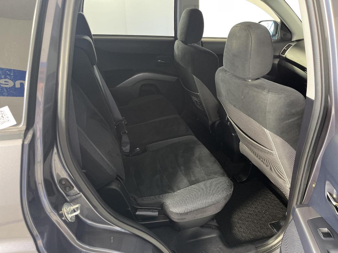 Photo '20' of Mitsubishi Outlander