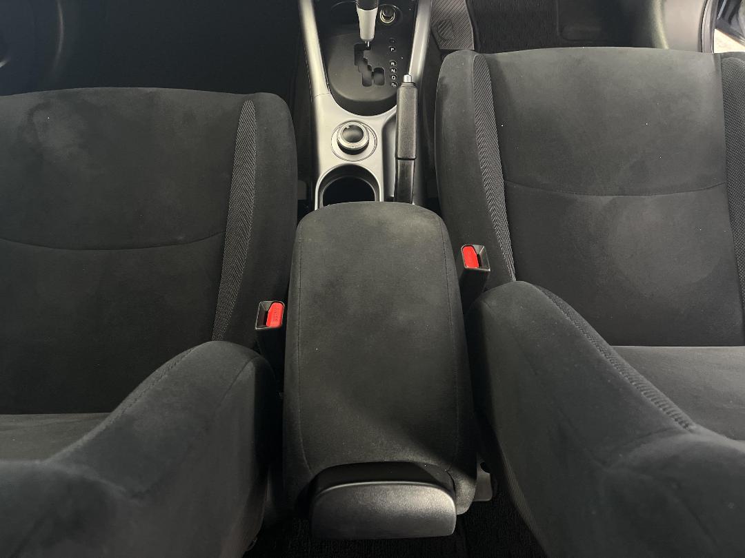 Photo '18' of Mitsubishi Outlander