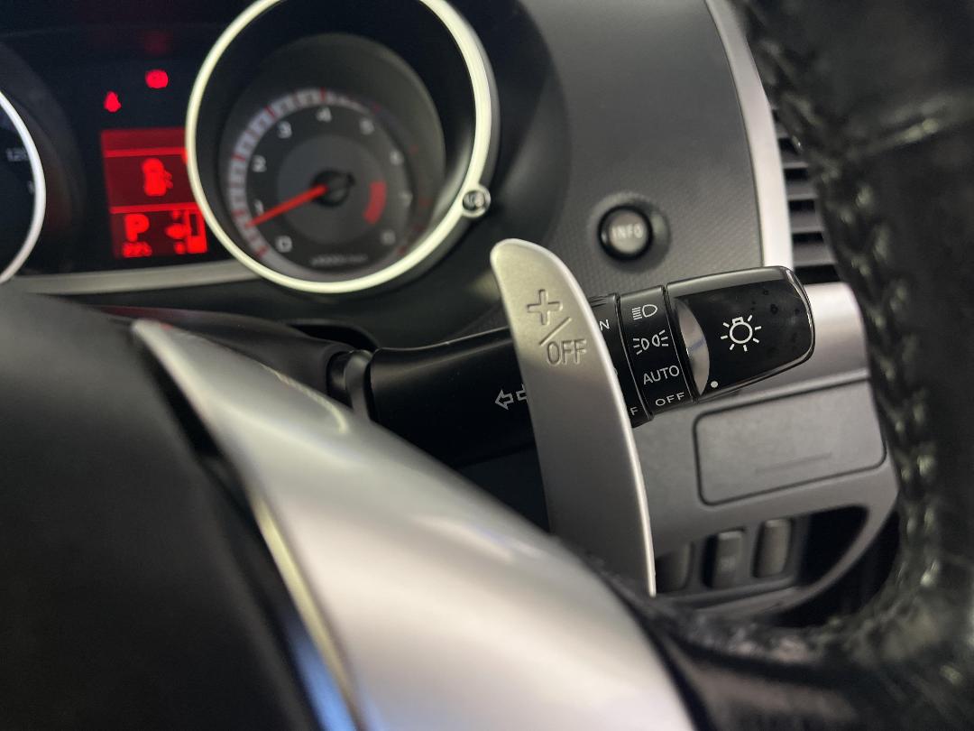 Photo '24' of Mitsubishi Outlander