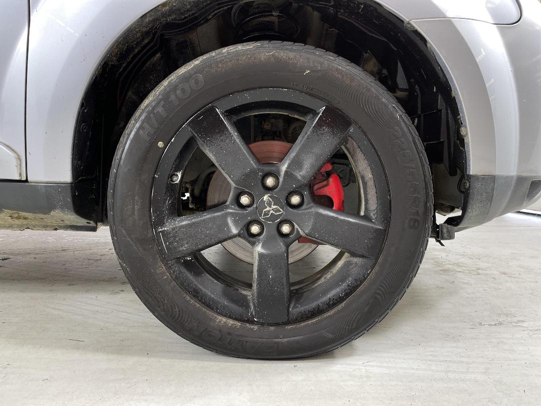 Photo '9' of Mitsubishi Outlander