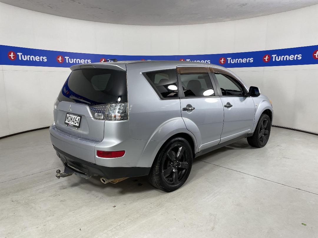 Photo '7' of Mitsubishi Outlander