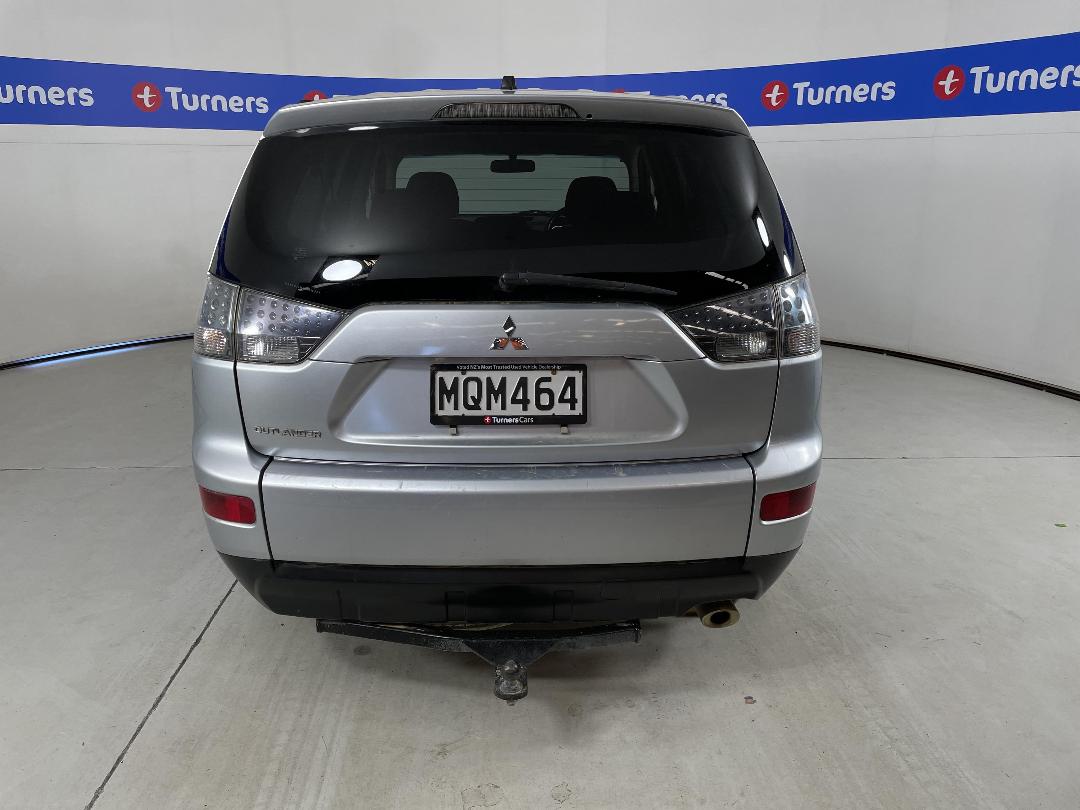 Photo '6' of Mitsubishi Outlander