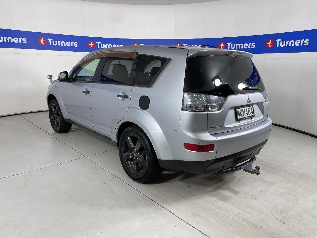 Photo '5' of Mitsubishi Outlander