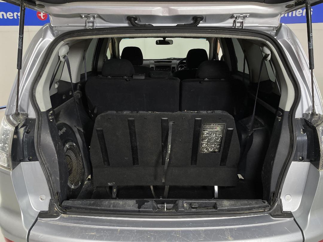 Photo '14' of Mitsubishi Outlander