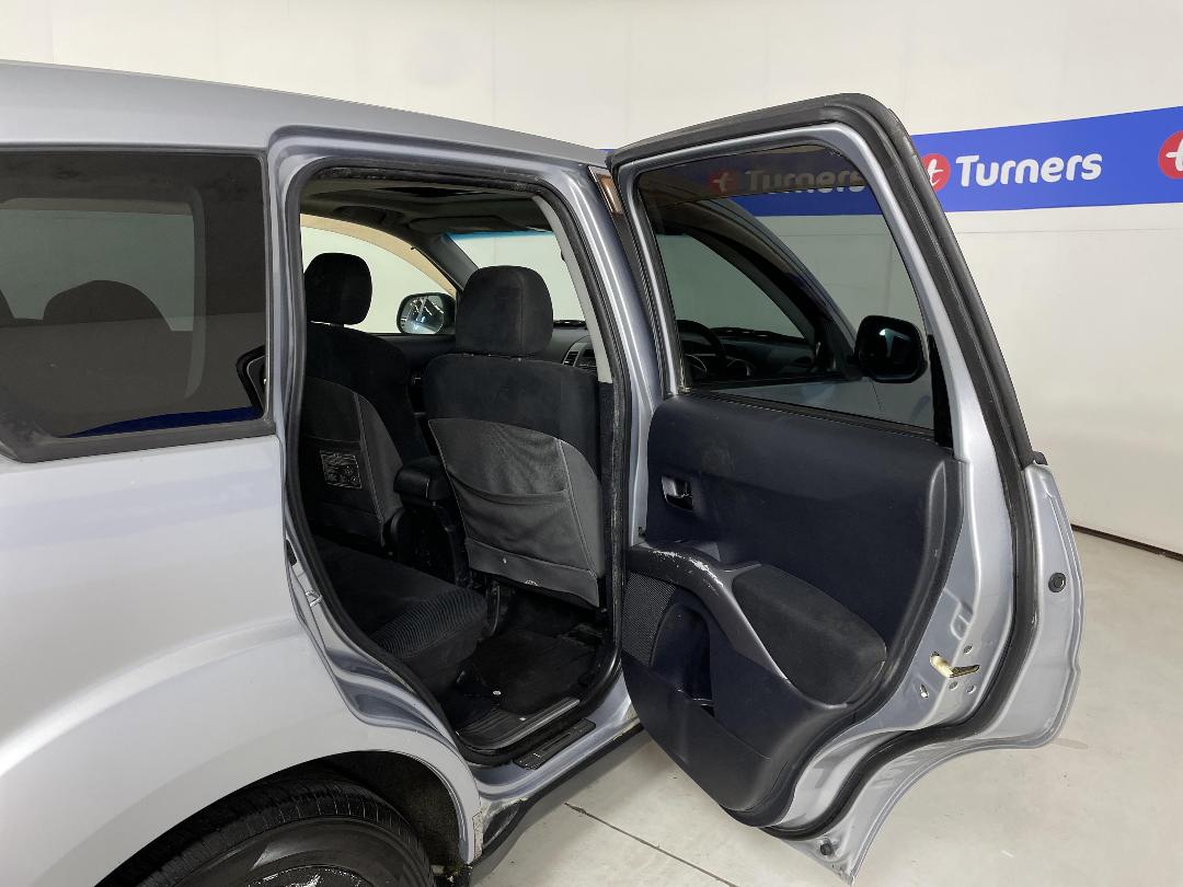 Photo '19' of Mitsubishi Outlander