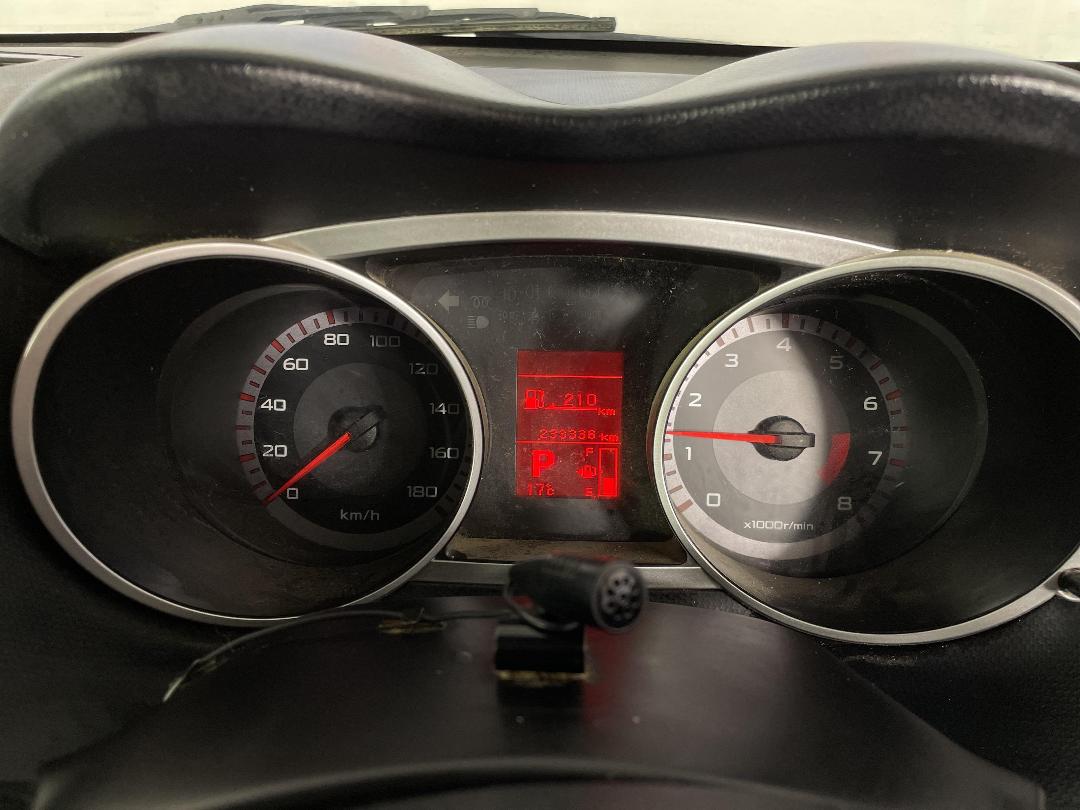 Photo '21' of Mitsubishi Outlander