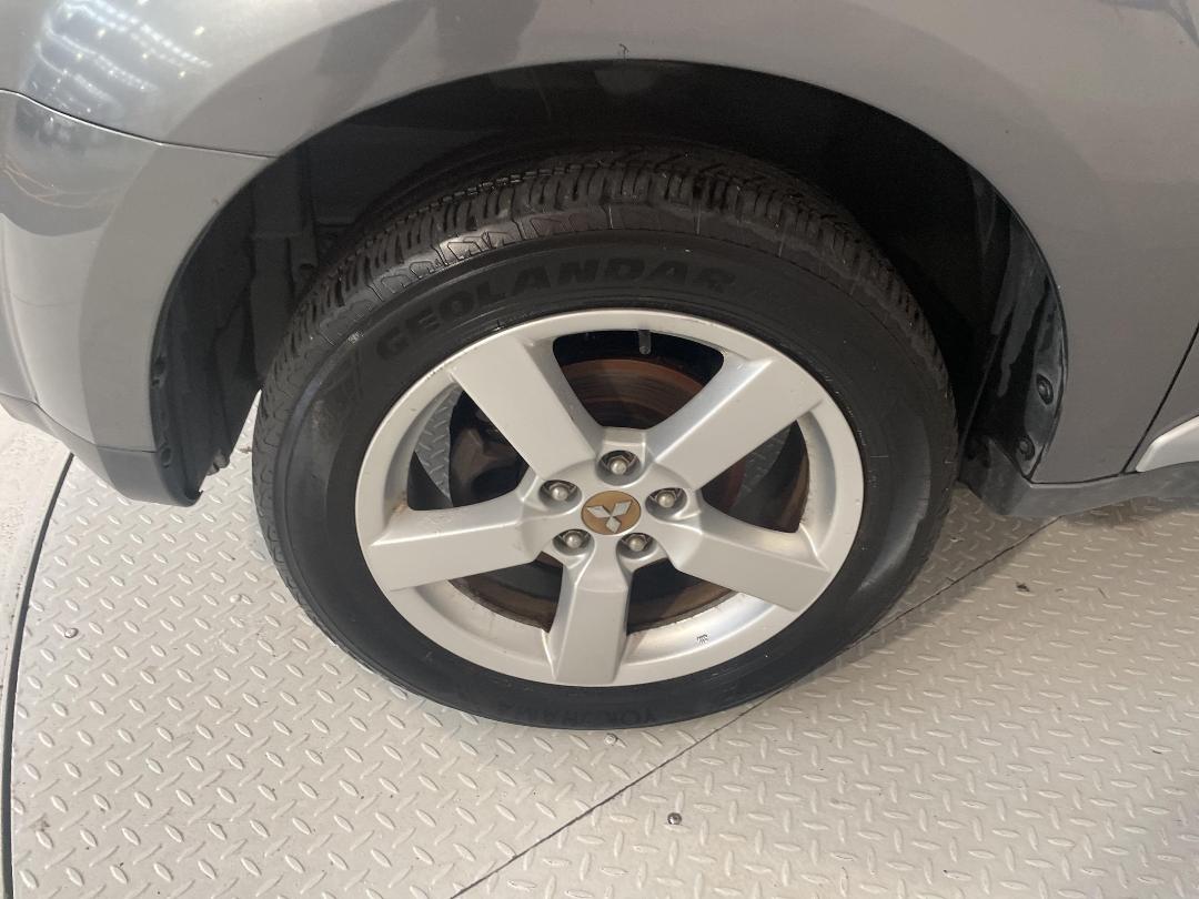 Photo '10' of Mitsubishi Outlander Photo '10' of Mitsubishi Outlander