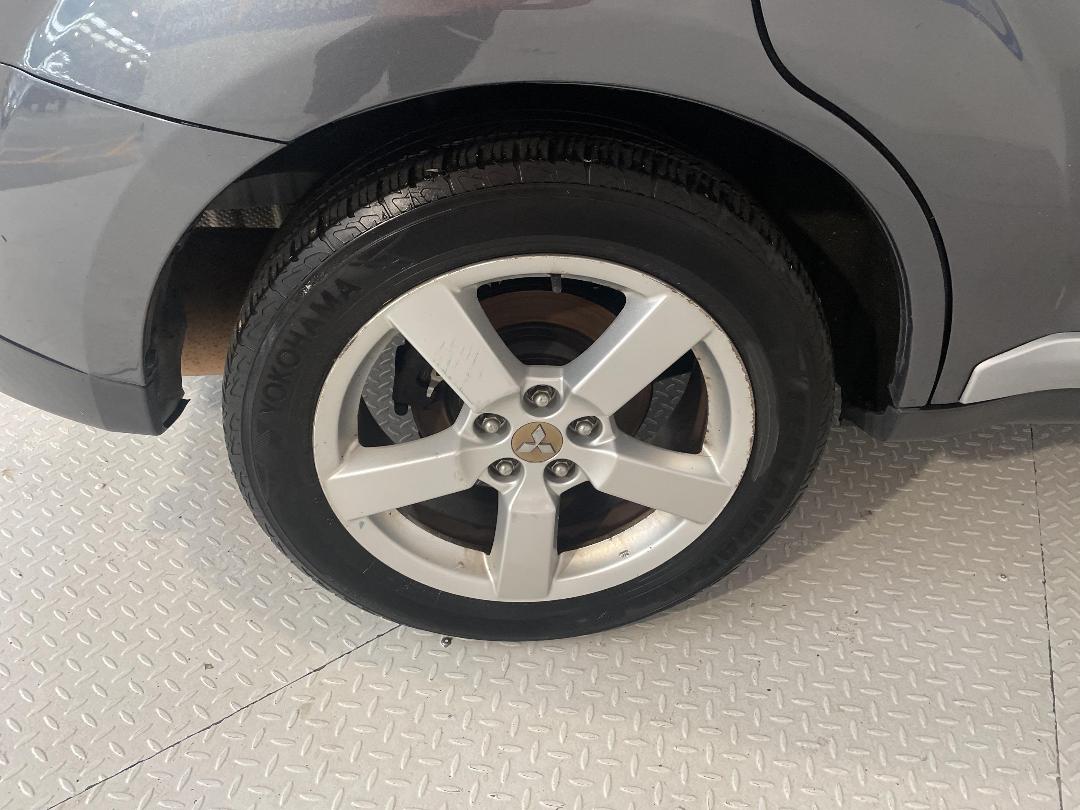 Photo '12' of Mitsubishi Outlander Photo '12' of Mitsubishi Outlander