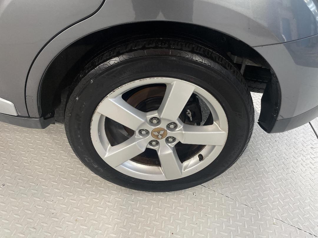 Photo '11' of Mitsubishi Outlander Photo '11' of Mitsubishi Outlander