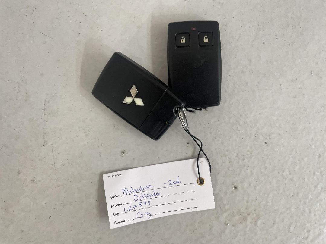 Photo '22' of Mitsubishi Outlander Photo '22' of Mitsubishi Outlander