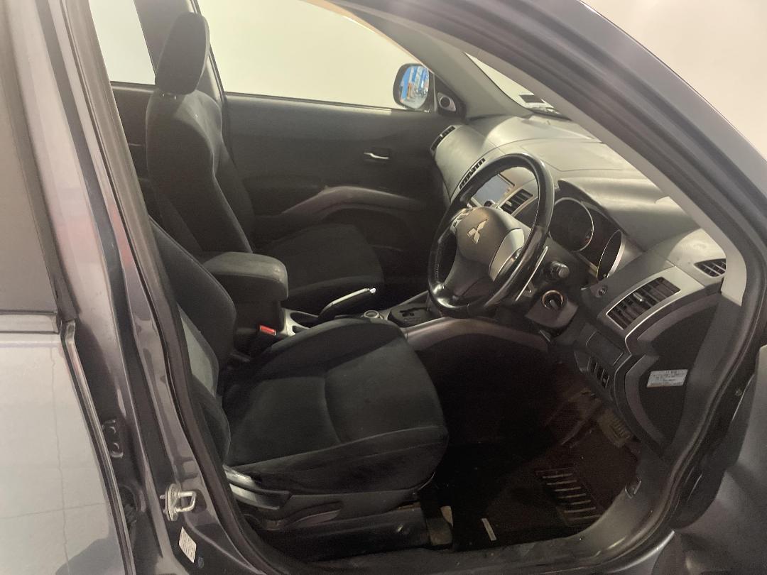 Photo '16' of Mitsubishi Outlander Photo '16' of Mitsubishi Outlander