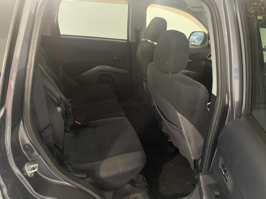 Photo '20' of Mitsubishi Outlander Photo '20' of Mitsubishi Outlander