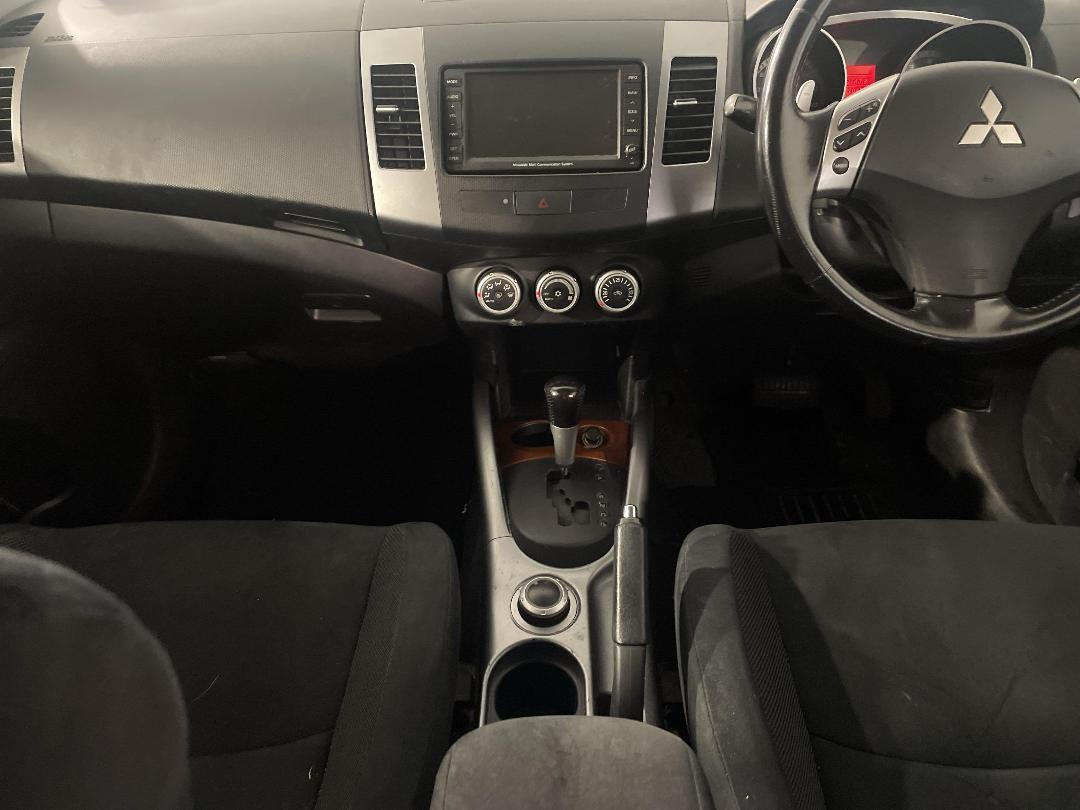 Photo '18' of Mitsubishi Outlander Photo '18' of Mitsubishi Outlander