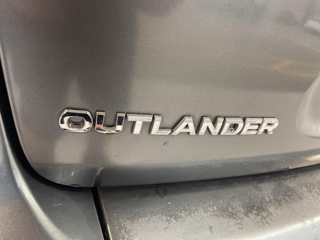 Photo '35' of Mitsubishi Outlander Photo '35' of Mitsubishi Outlander