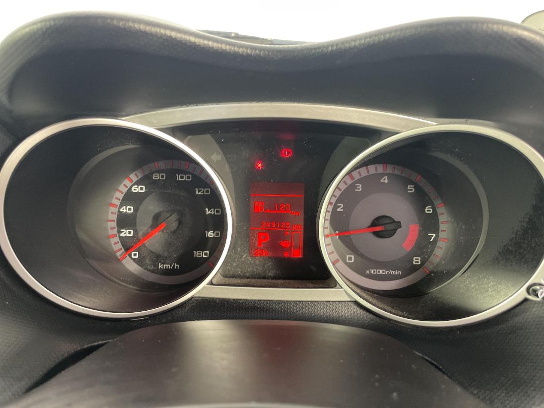 Photo '21' of Mitsubishi Outlander Photo '21' of Mitsubishi Outlander