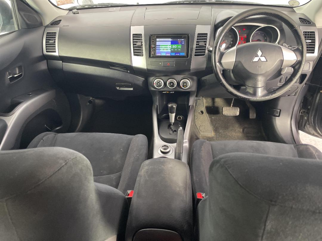 Photo '17' of Mitsubishi Outlander Photo '17' of Mitsubishi Outlander