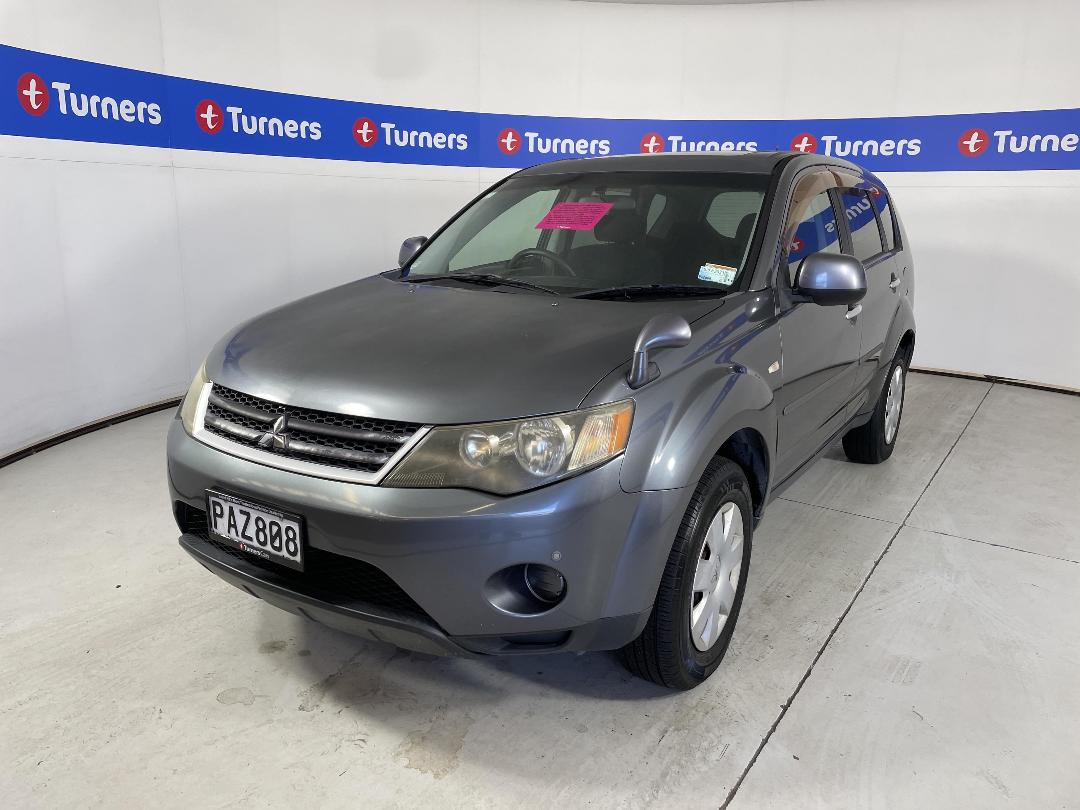 Photo '3' of Mitsubishi Outlander Photo '3' of Mitsubishi Outlander