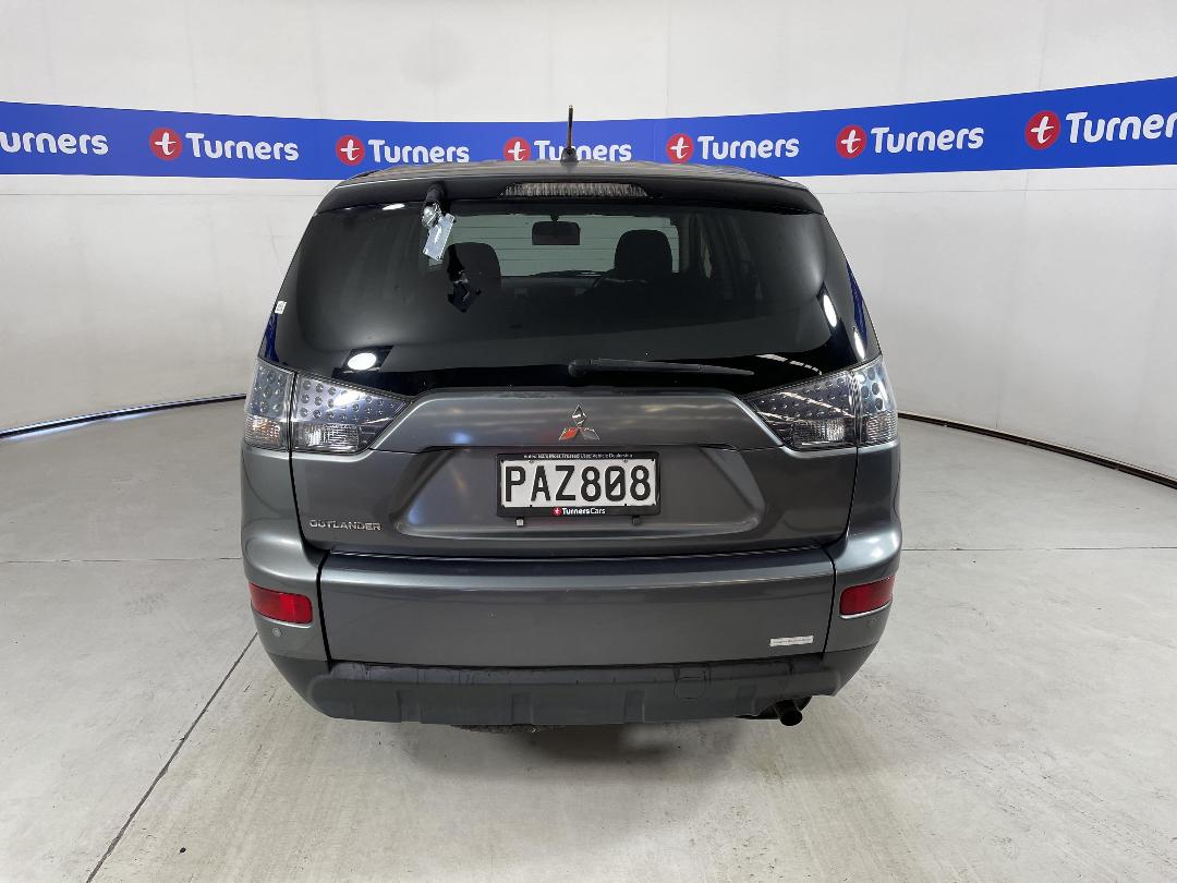 Photo '5' of Mitsubishi Outlander Photo '5' of Mitsubishi Outlander