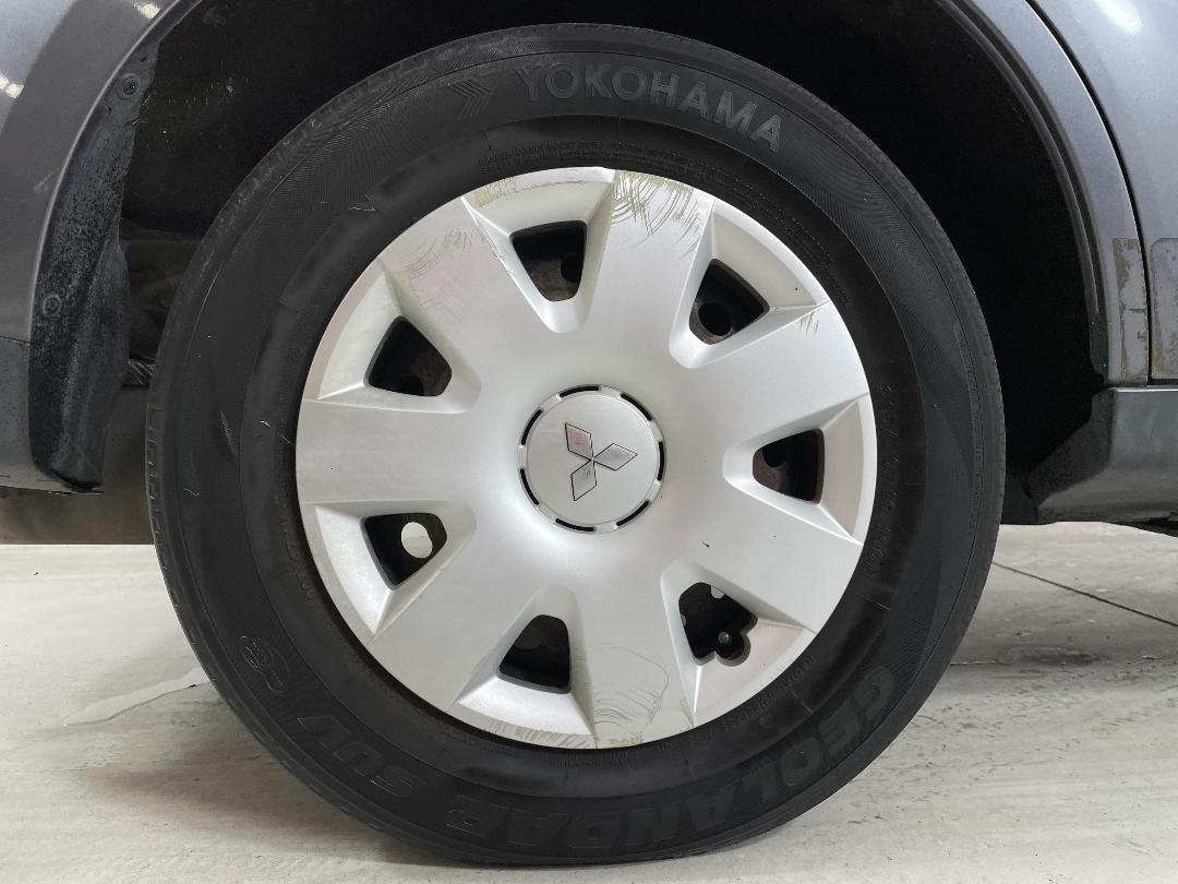 Photo '10' of Mitsubishi Outlander Photo '10' of Mitsubishi Outlander