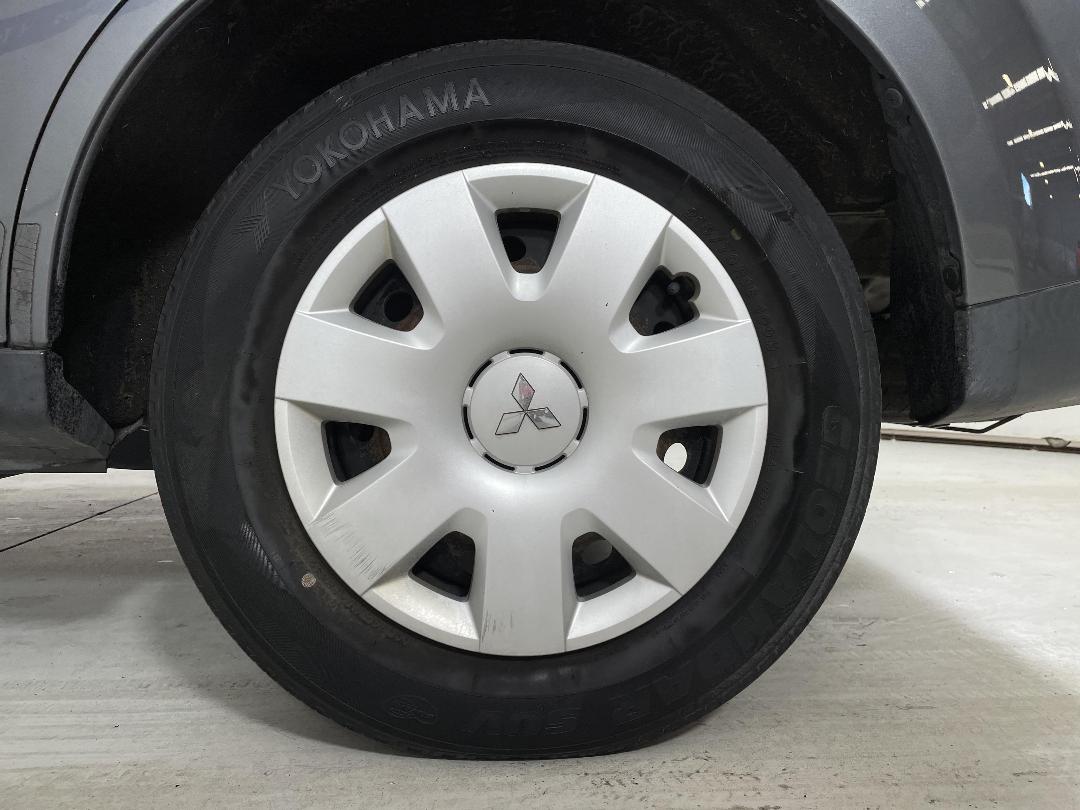 Photo '9' of Mitsubishi Outlander Photo '9' of Mitsubishi Outlander