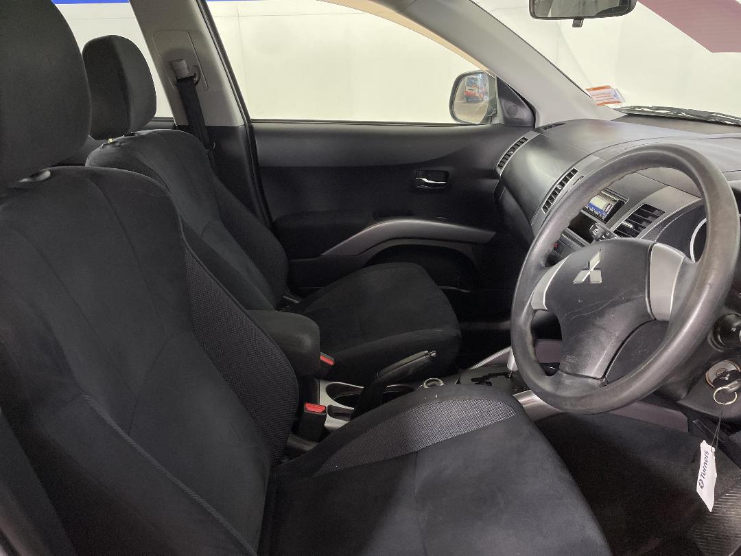 Photo '14' of Mitsubishi Outlander Photo '14' of Mitsubishi Outlander