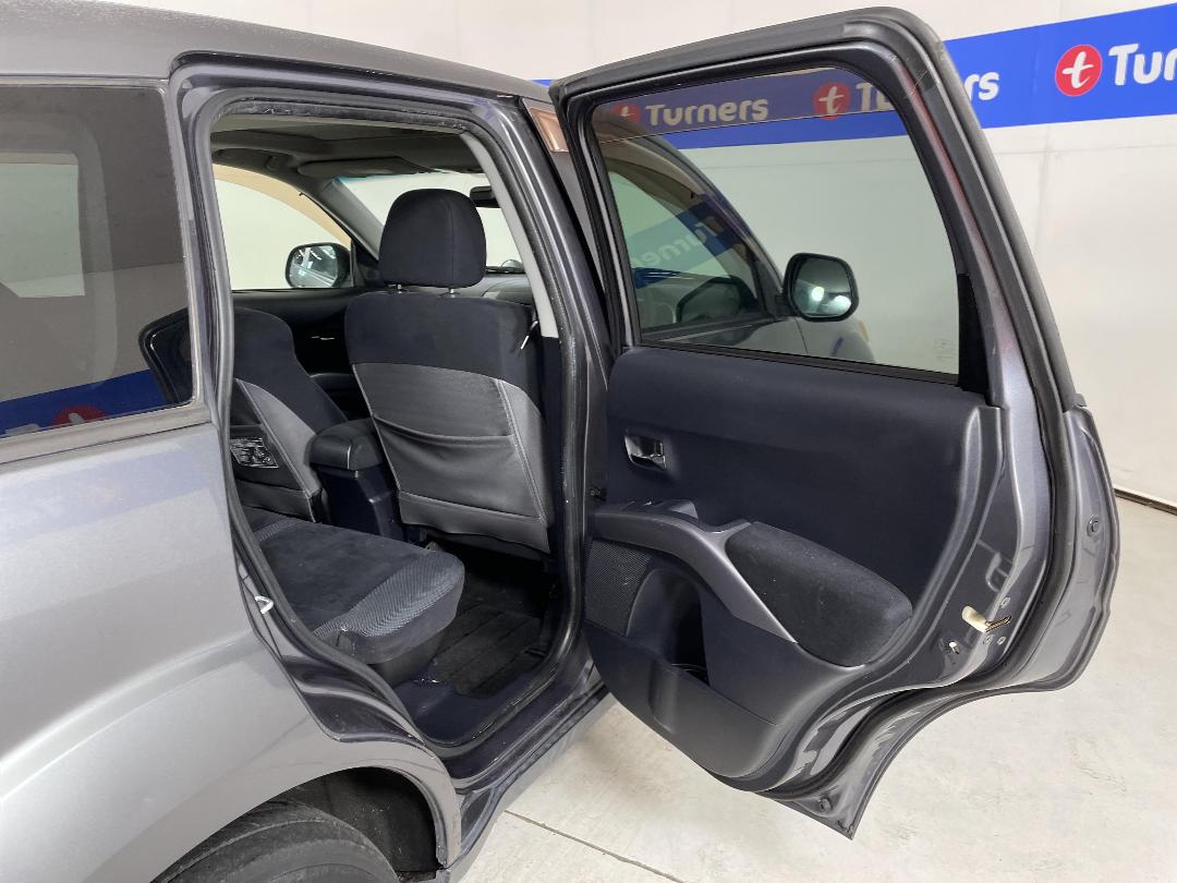 Photo '17' of Mitsubishi Outlander Photo '17' of Mitsubishi Outlander