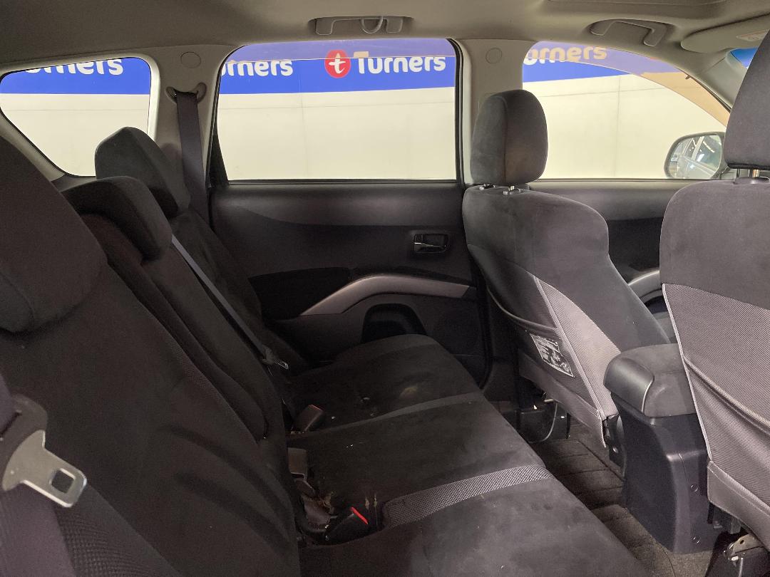 Photo '18' of Mitsubishi Outlander Photo '18' of Mitsubishi Outlander