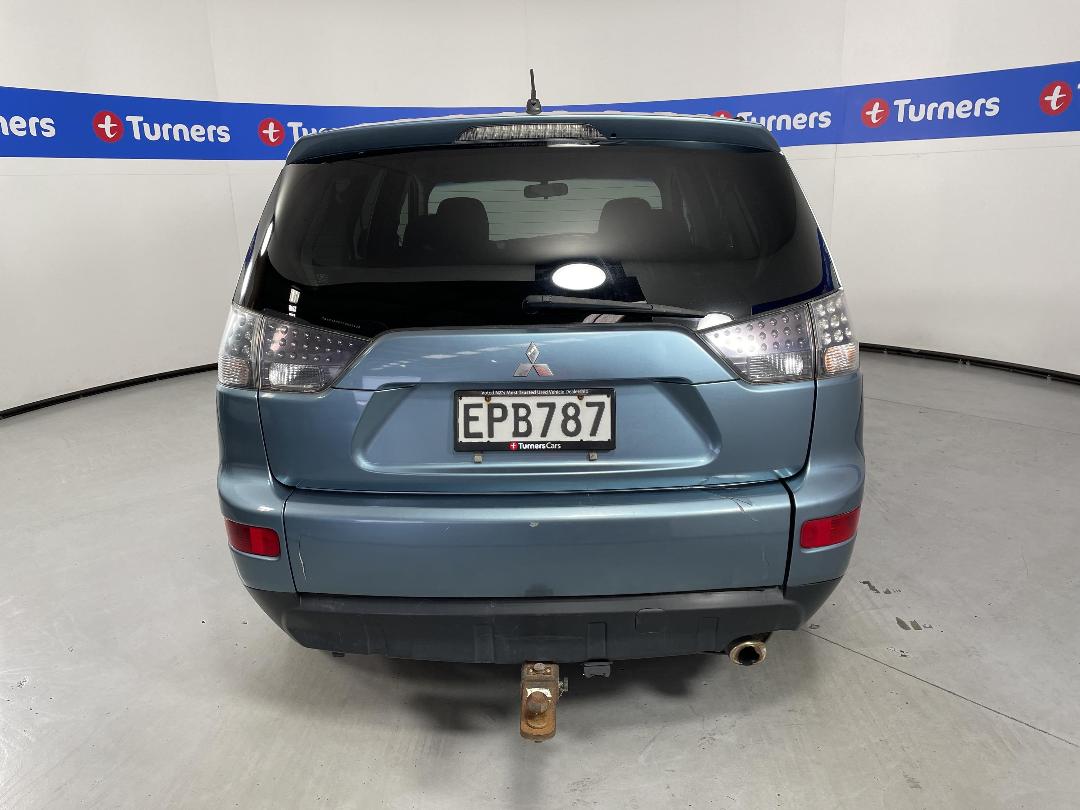 Photo '6' of Mitsubishi Outlander