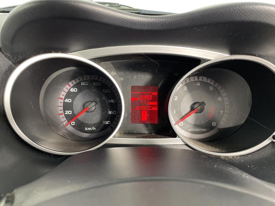 Photo '21' of Mitsubishi Outlander