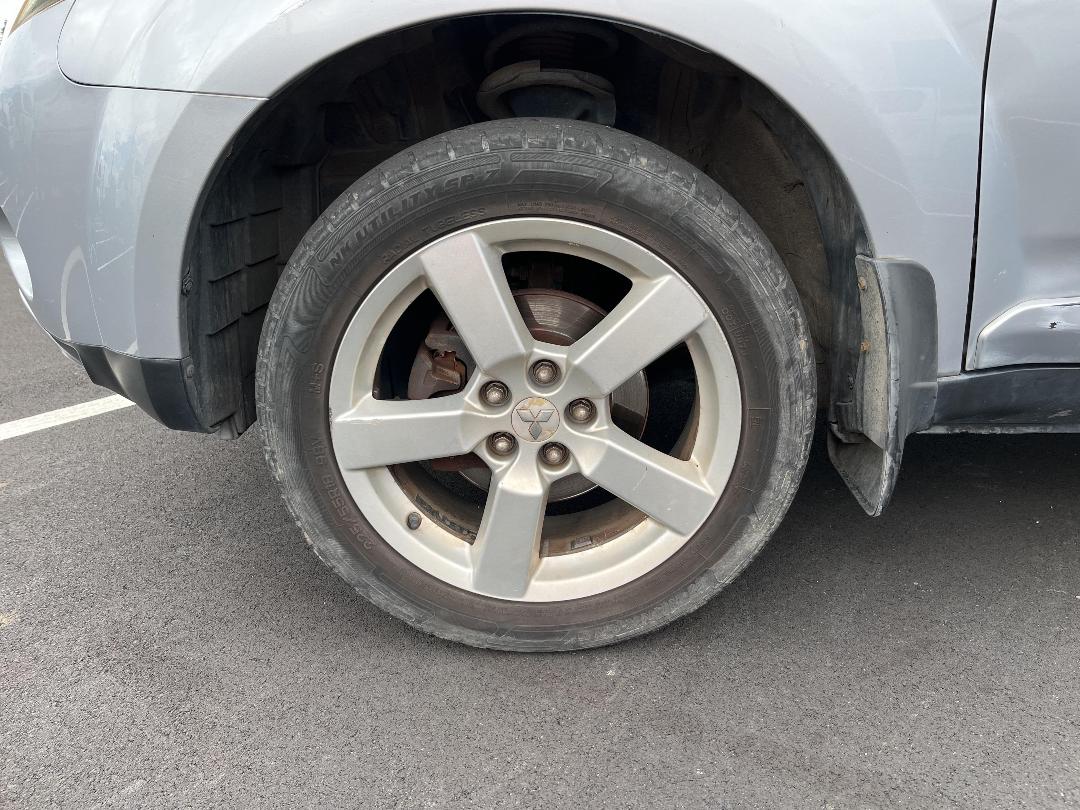 Photo '8' of Mitsubishi Outlander Photo '8' of Mitsubishi Outlander