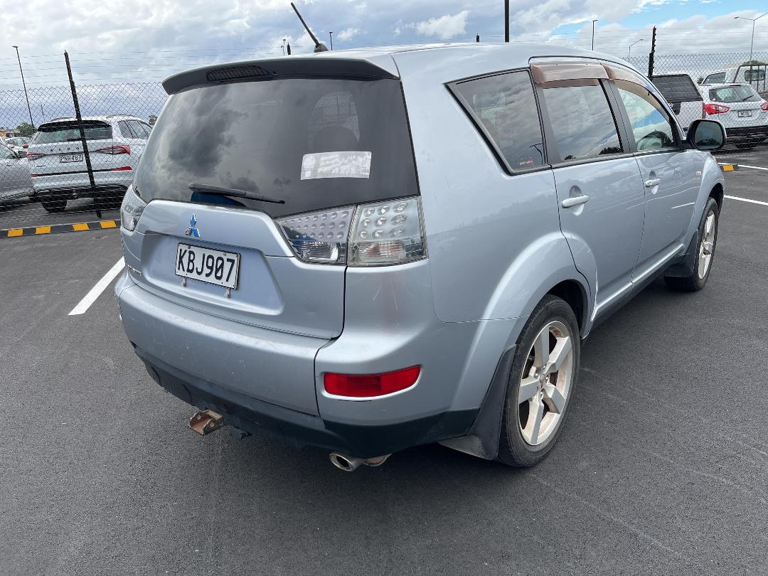 Photo '6' of Mitsubishi Outlander Photo '6' of Mitsubishi Outlander