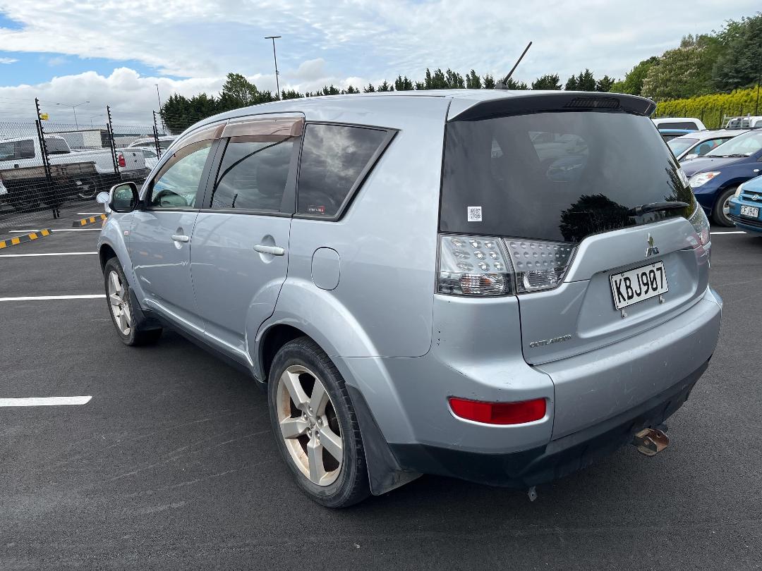 Photo '4' of Mitsubishi Outlander Photo '4' of Mitsubishi Outlander
