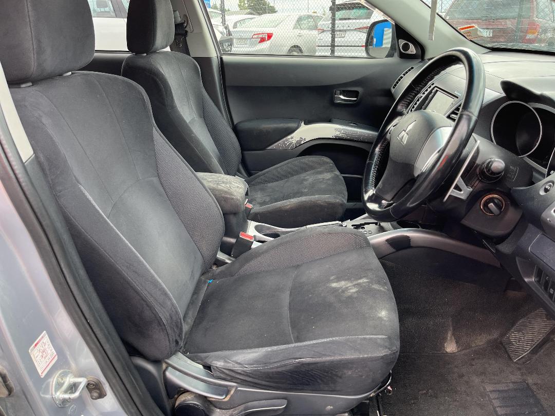 Photo '14' of Mitsubishi Outlander Photo '14' of Mitsubishi Outlander