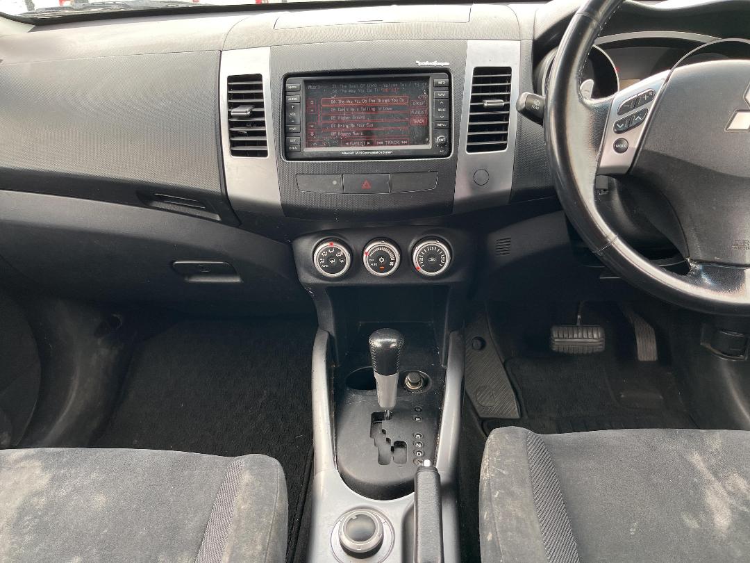 Photo '16' of Mitsubishi Outlander Photo '16' of Mitsubishi Outlander