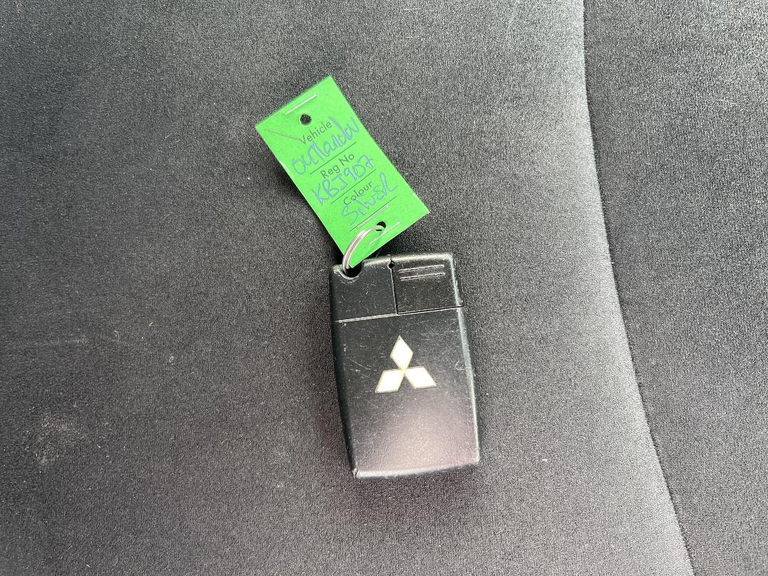 Photo '20' of Mitsubishi Outlander Photo '20' of Mitsubishi Outlander