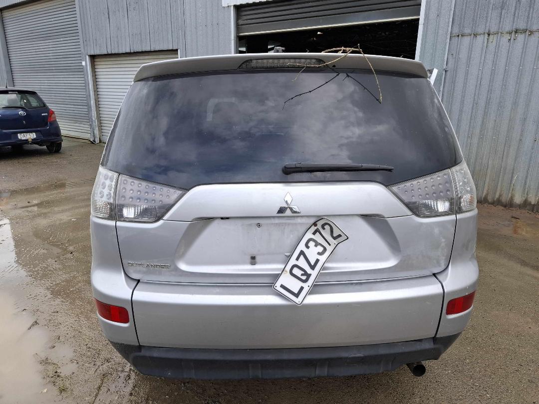 Photo '5' of Mitsubishi Outlander Photo '5' of Mitsubishi Outlander