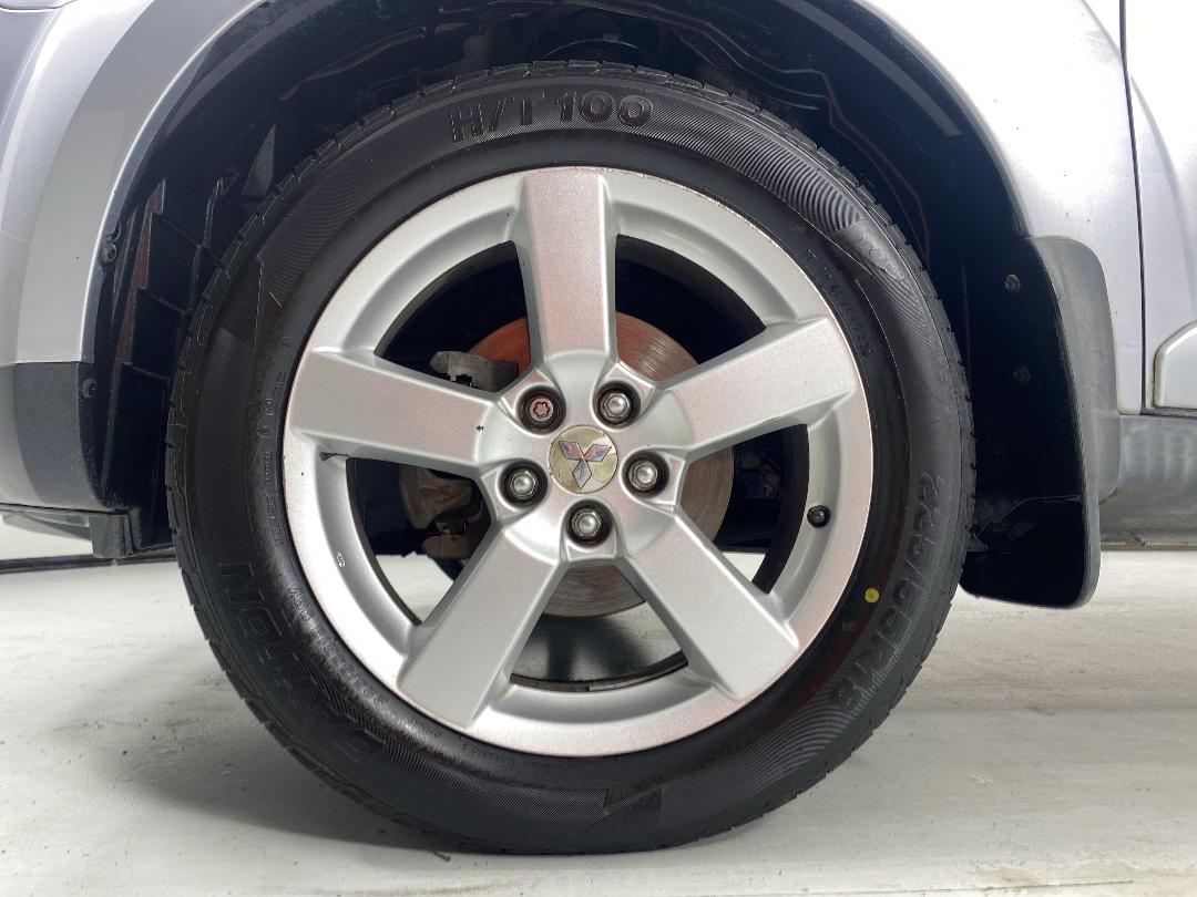 Photo '10' of Mitsubishi Outlander Photo '10' of Mitsubishi Outlander