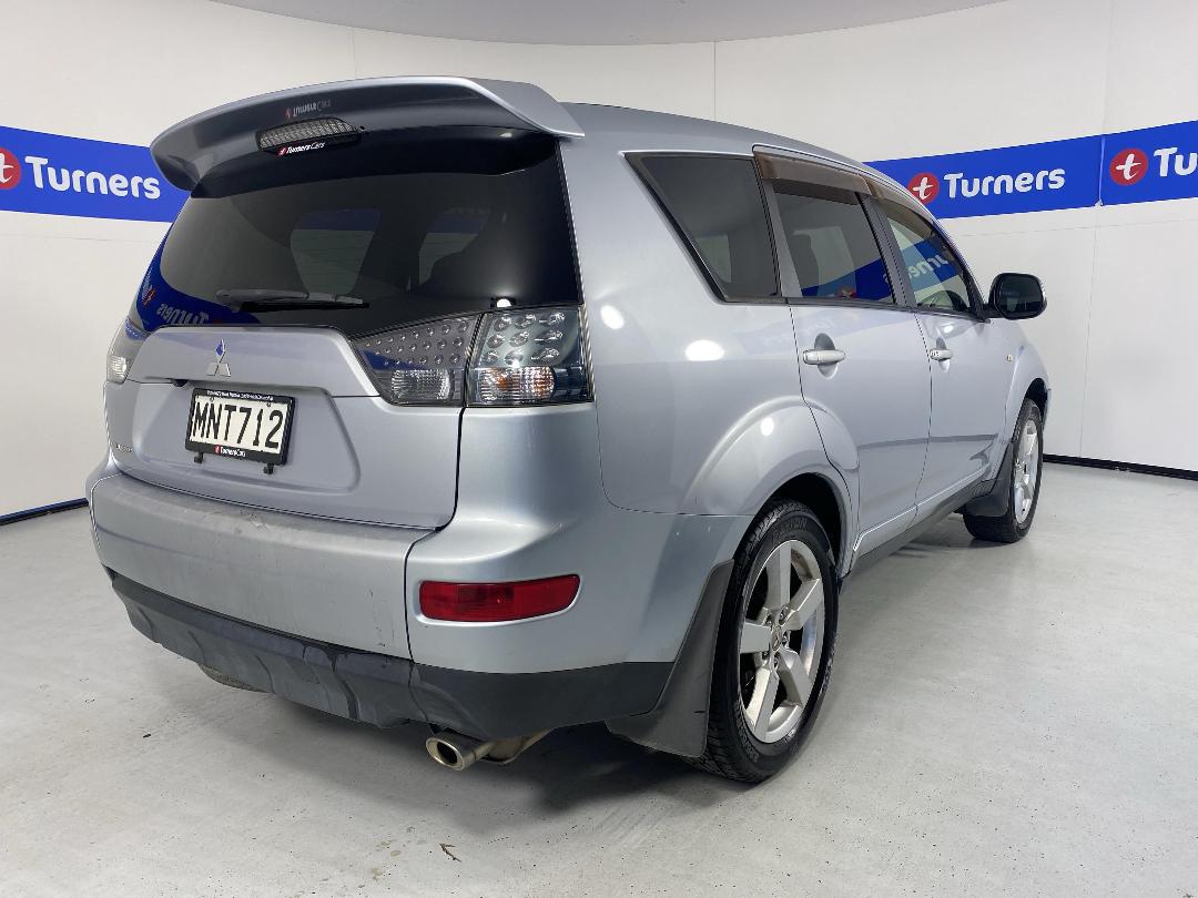 Photo '7' of Mitsubishi Outlander Photo '7' of Mitsubishi Outlander