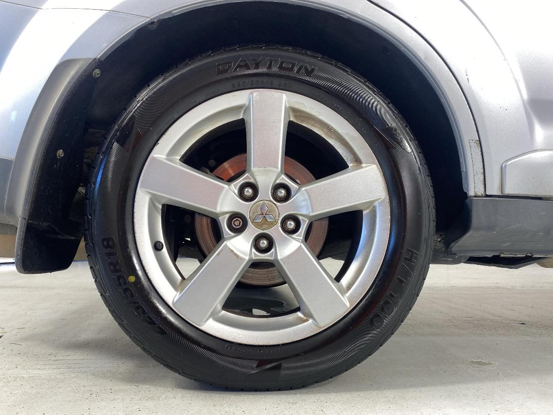 Photo '12' of Mitsubishi Outlander Photo '12' of Mitsubishi Outlander