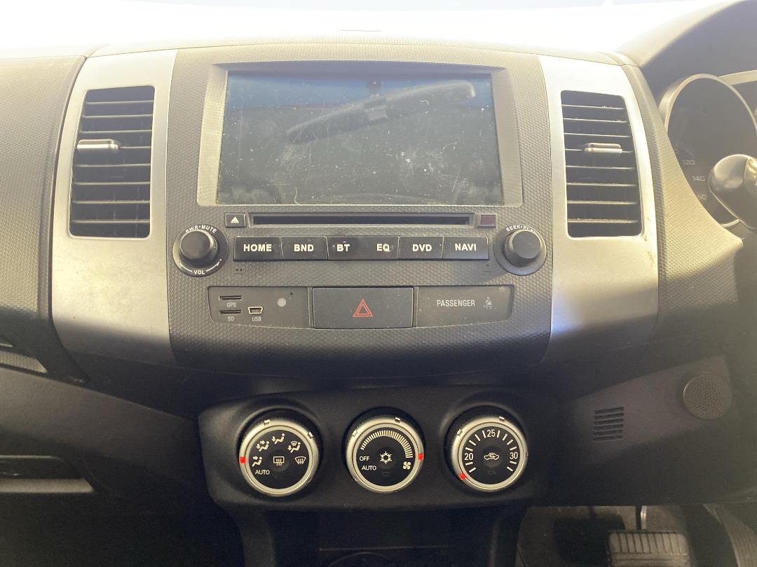 Photo '18' of Mitsubishi Outlander Photo '18' of Mitsubishi Outlander