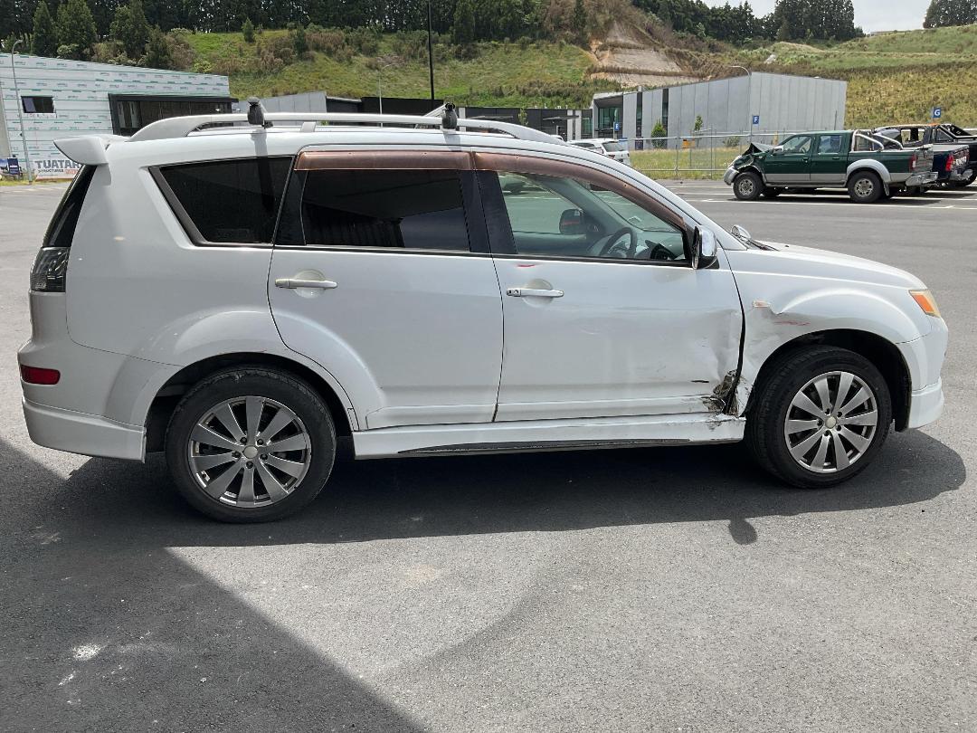 Photo '5' of Mitsubishi Outlander Photo '5' of Mitsubishi Outlander