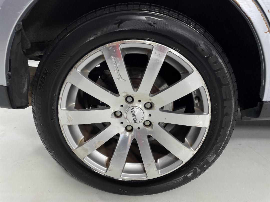 Photo '12' of Mitsubishi Outlander