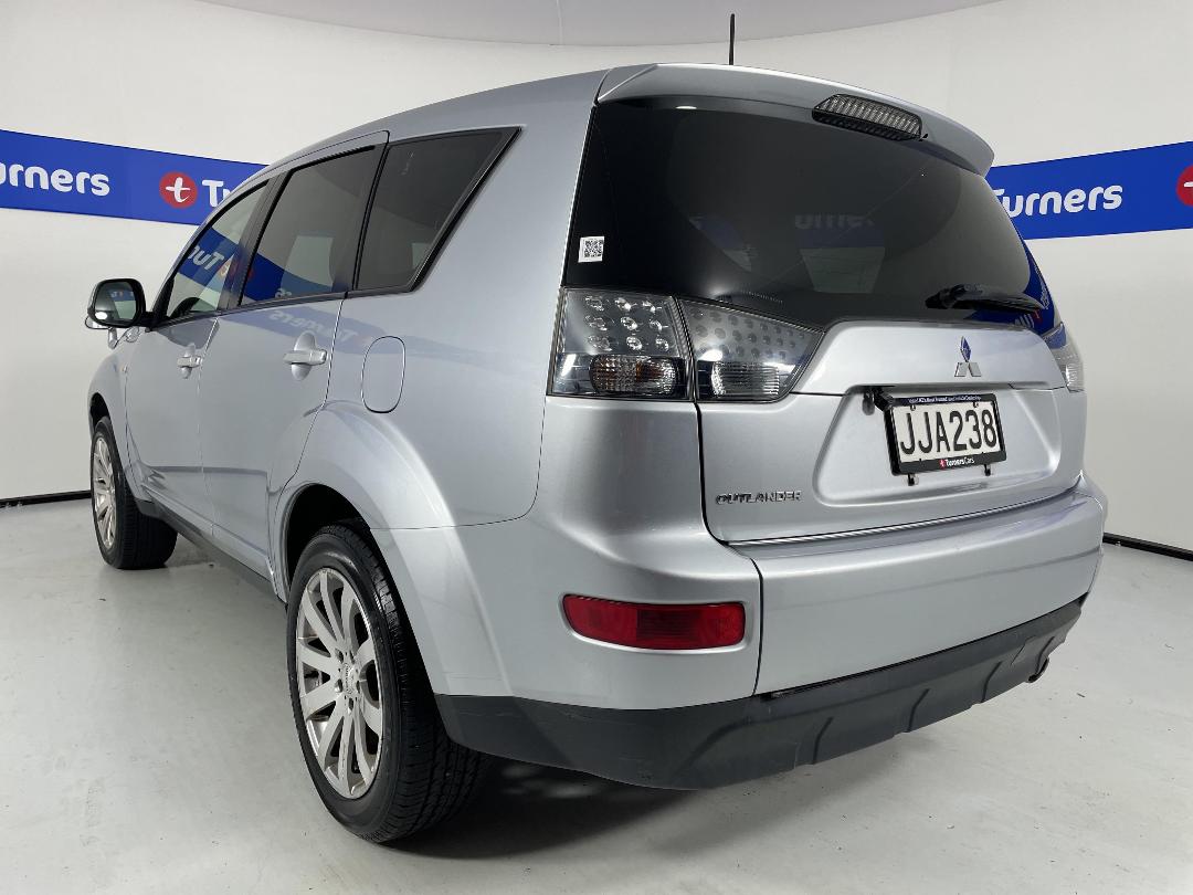 Photo '5' of Mitsubishi Outlander