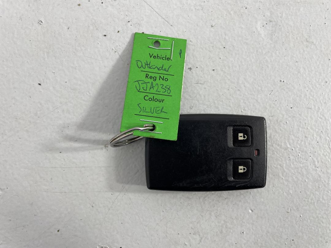 Photo '22' of Mitsubishi Outlander