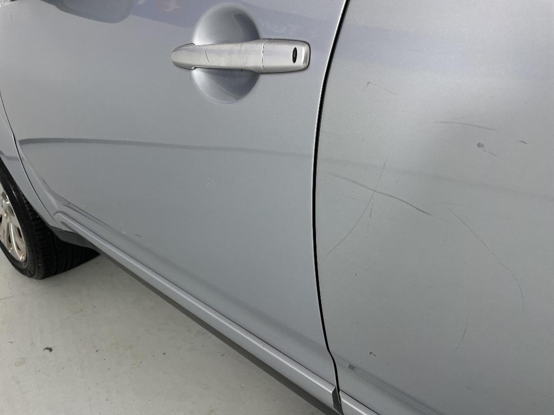 Photo '30' of Mitsubishi Outlander