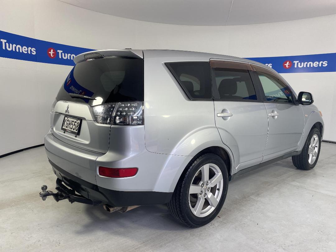 Photo '7' of Mitsubishi Outlander