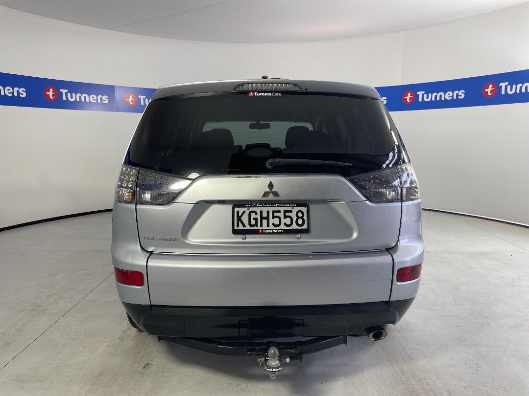 Photo '6' of Mitsubishi Outlander