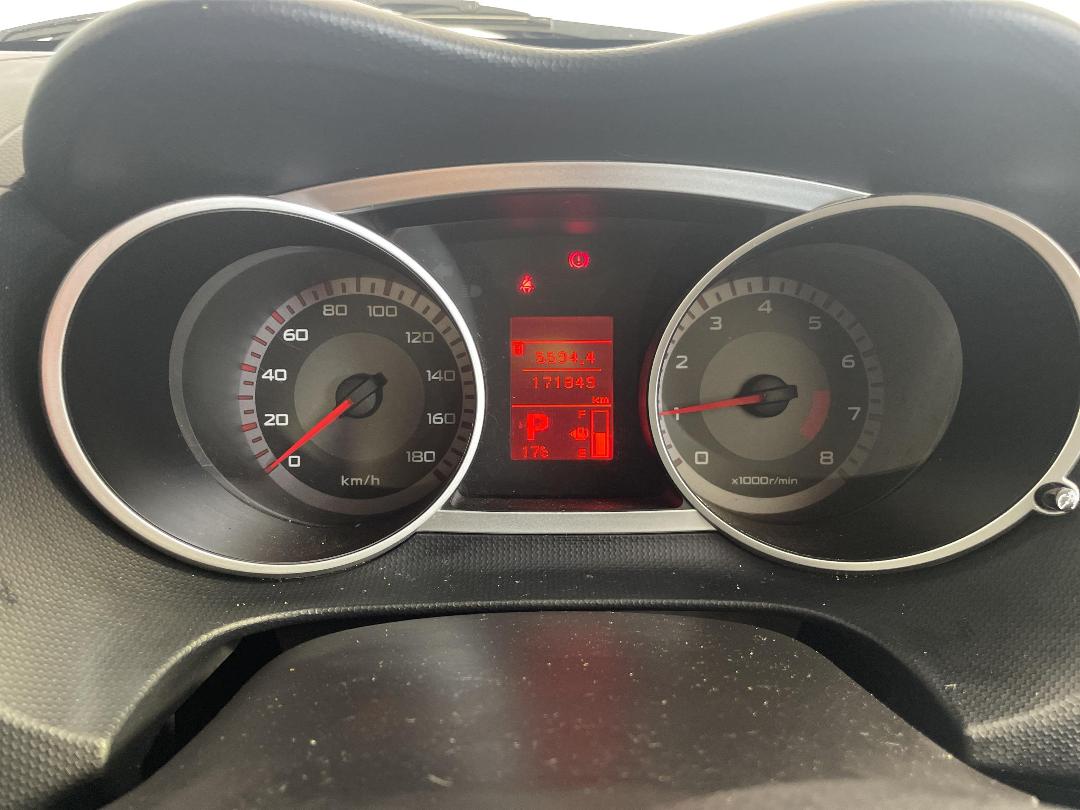 Photo '21' of Mitsubishi Outlander