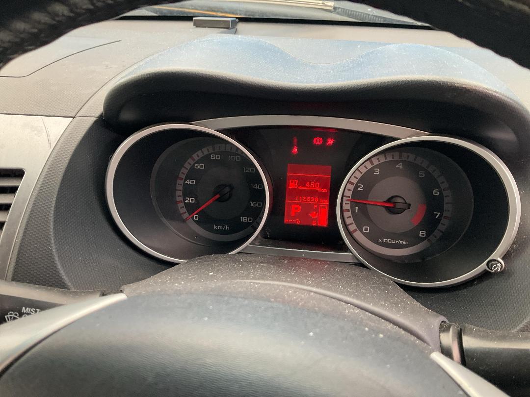 Photo '9' of Mitsubishi Outlander